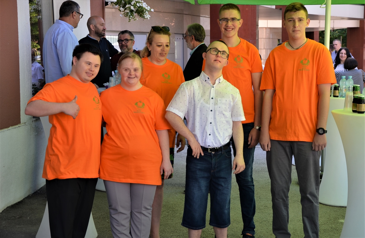 U Tuzli otvoren prvi kafić u kojem rade osobe sa Down sindromom