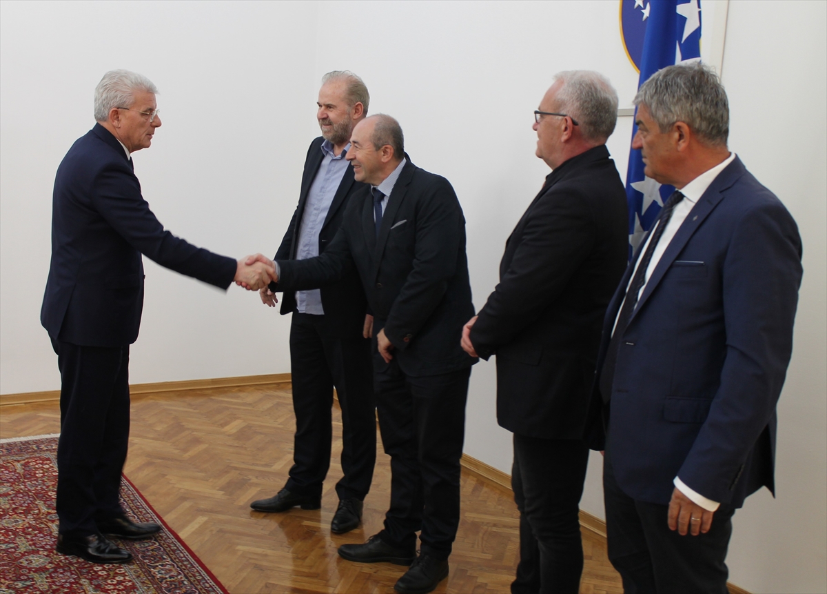 Džaferović podržao Udruženje generala BiH u borbi za istinu i pravdu