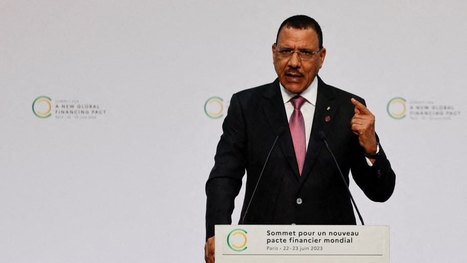 Svrgnuti predsjednik Nigera pozvao SAD i svijet da pomognu