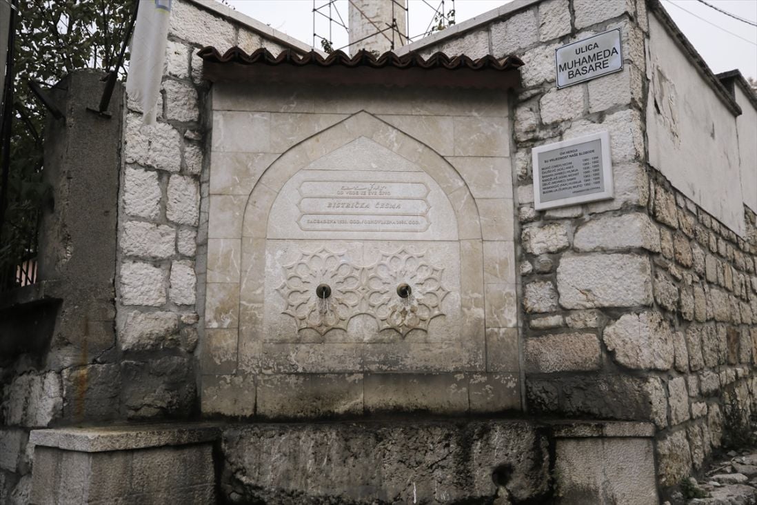 Povodom 6.aprila u Srednjoj školi primjenjenih umjetnosti izložba “ Česme moga grada”