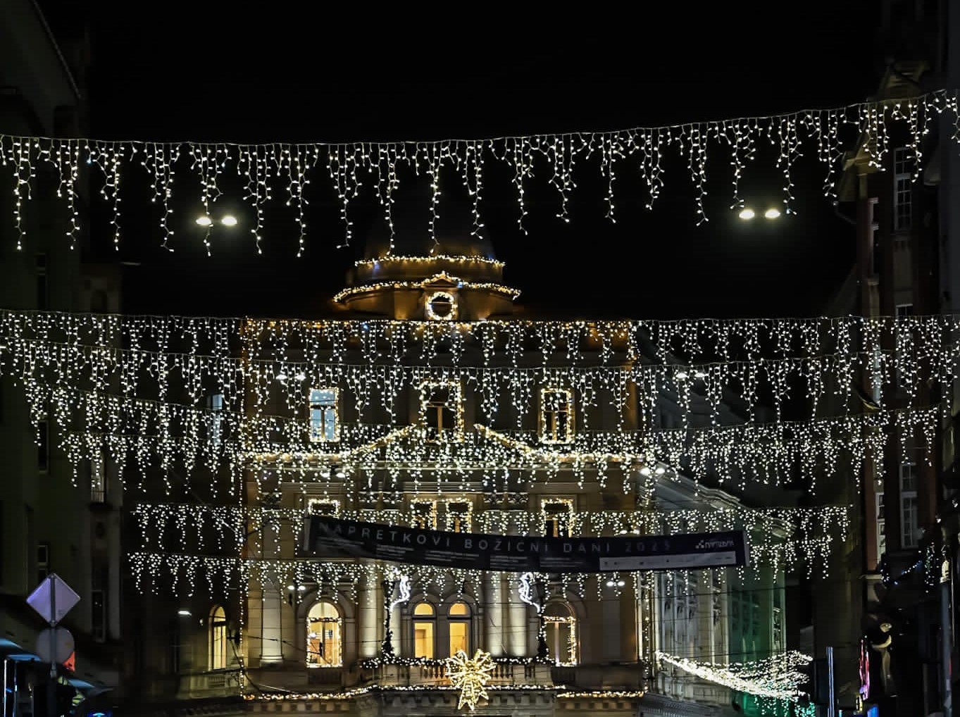 Sarajevo u novogodišnjem ruhu- dekorisanje grada se nastavlja