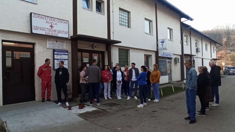 Radnici su potpuno obustavili rad