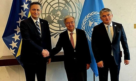 Bećirović i Komšić u UN-u: Usvajanjem rezolucije u Generalnoj skupštini Ujedinjenih nacija čuva se kredibilitet UN-a
