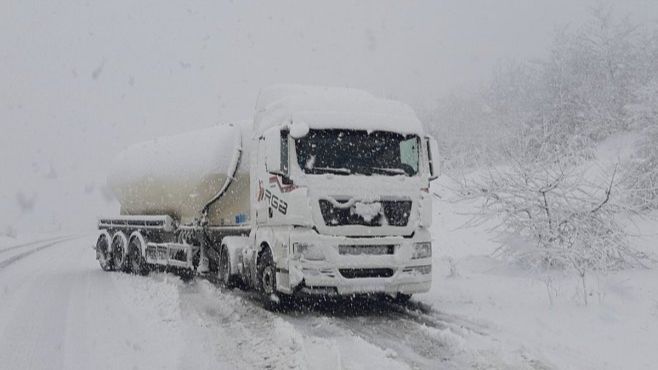 U Bosni i Hercegovini već četvrti dan haos zbog snijega