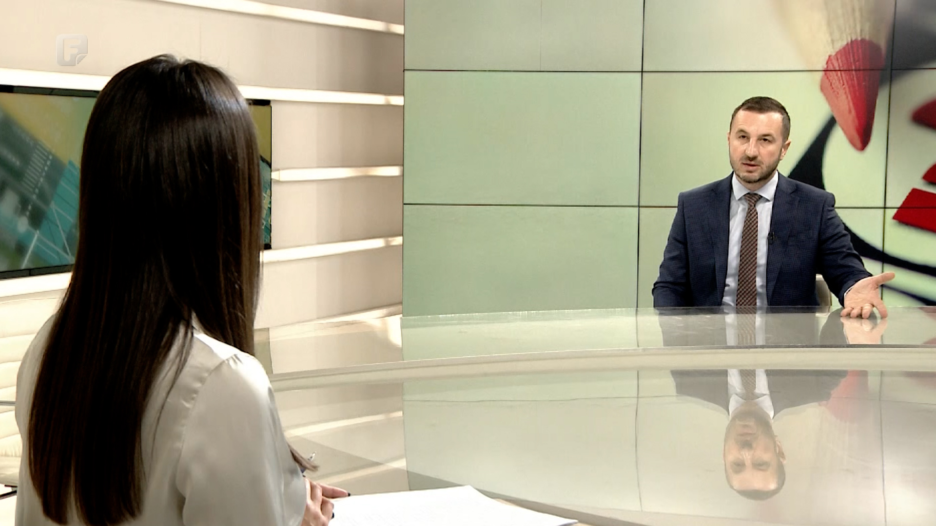 Efendić za Rezime: Apsurd je govoriti o napretku, a država nema ni budžeta