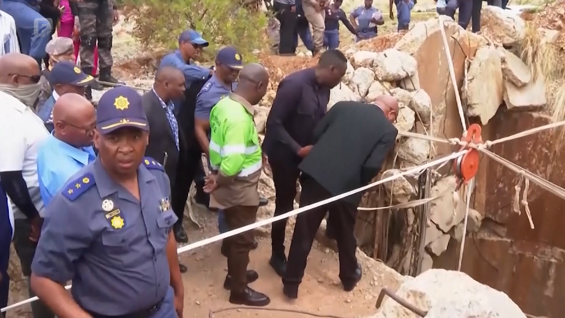 Ilegalno rudarenje u Južnoj Africi: Policija čeka, rudari ne izlaze