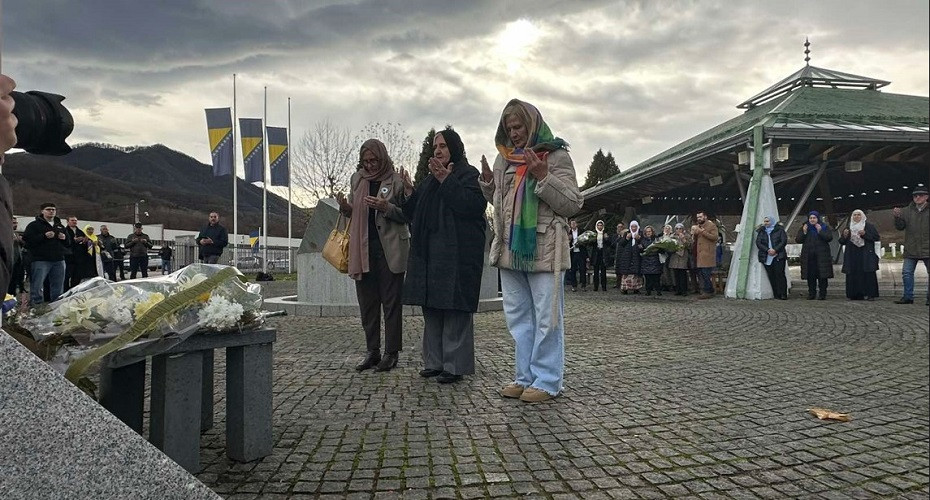 Dan državnosti BiH obilježen u Potočarima uz sjećanje na žrtve genocida