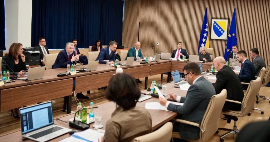 Vratili se s godišnjih odmora. Danas, sjednica Vijeća ministara: Forto naveo šta su sve odbili ministri iz reda srpskog naroda