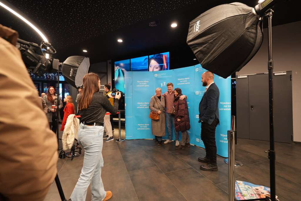 'Dite', filmska oda djeci, domovima i porodicama koje mijenjaju živote