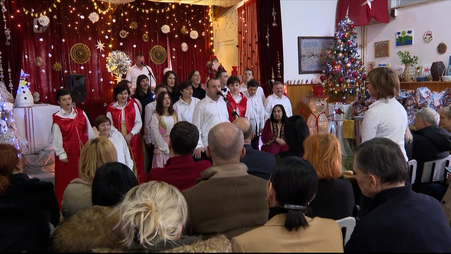 Svečana novogodišnja priredba u Ustanovi Pazarić uz pjesmu, recitacije i poklone
