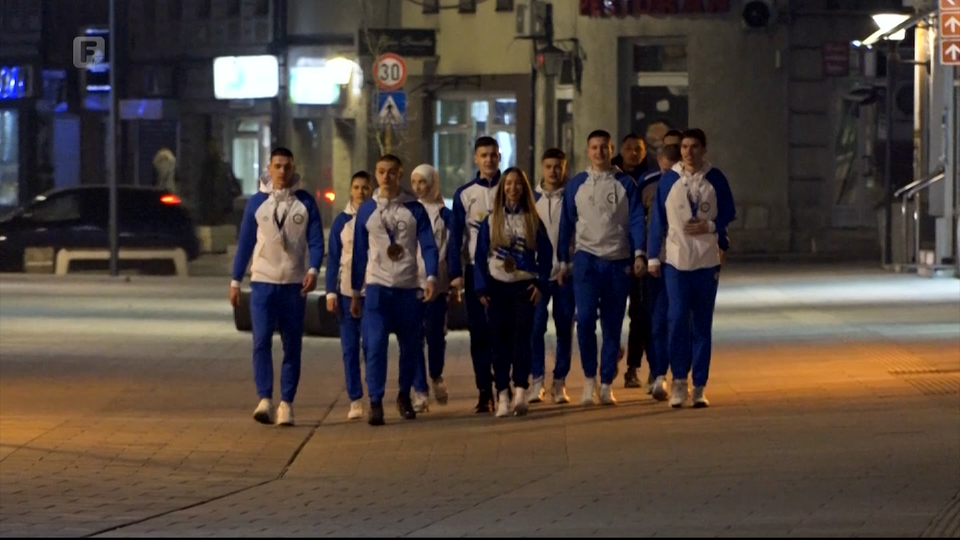 Uz vatromet i pjesmu Travničani dočekali svoje karatiste iz Poljske