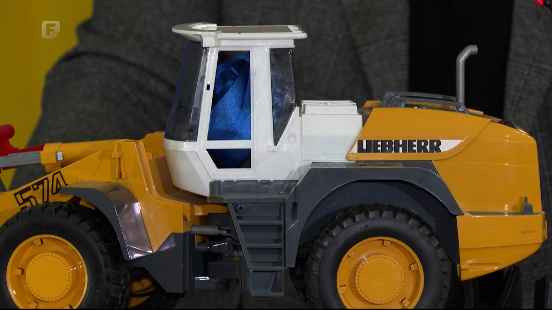 Sjednicu obilježio bager za Konakovića – dar ministara iz RS-a