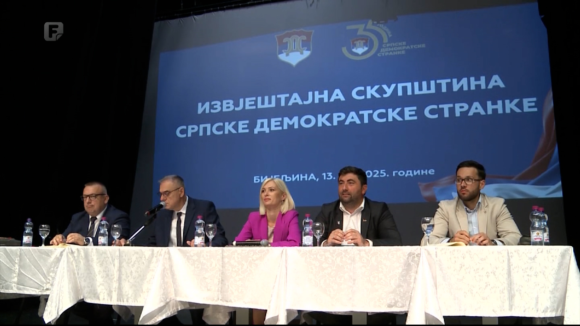 SDS bez pravca: Delegati četiri sata nisu mogli usvojiti ni dnevni red