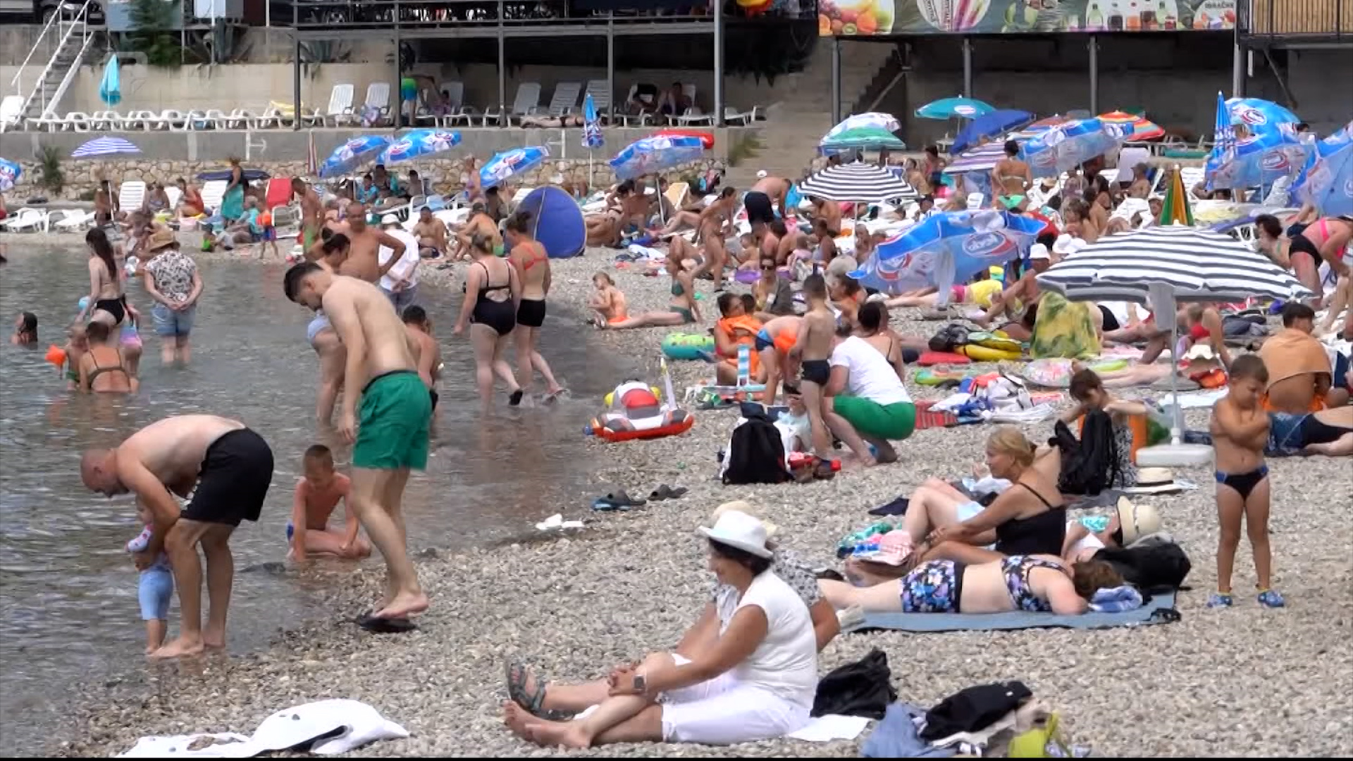 Neum puni plaže turistima iz cijele BiH