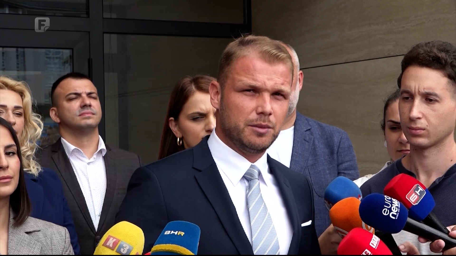 Novi politički projekti na pomolu: Sukobi unutar SDS-a i tajni sastanci sa Stanivukovićem