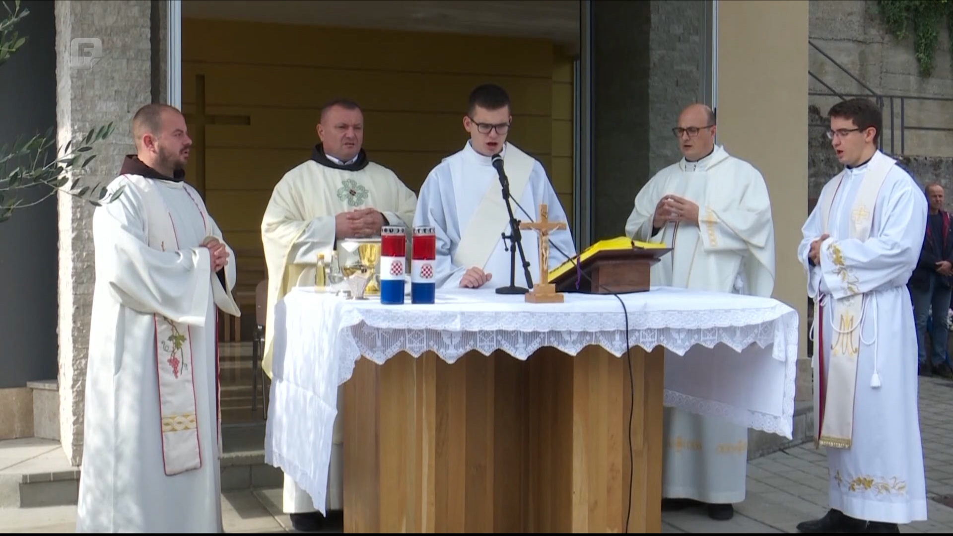 Katolici obilježili blagdan Svih svetih: Molitve i svijeće za najmilije