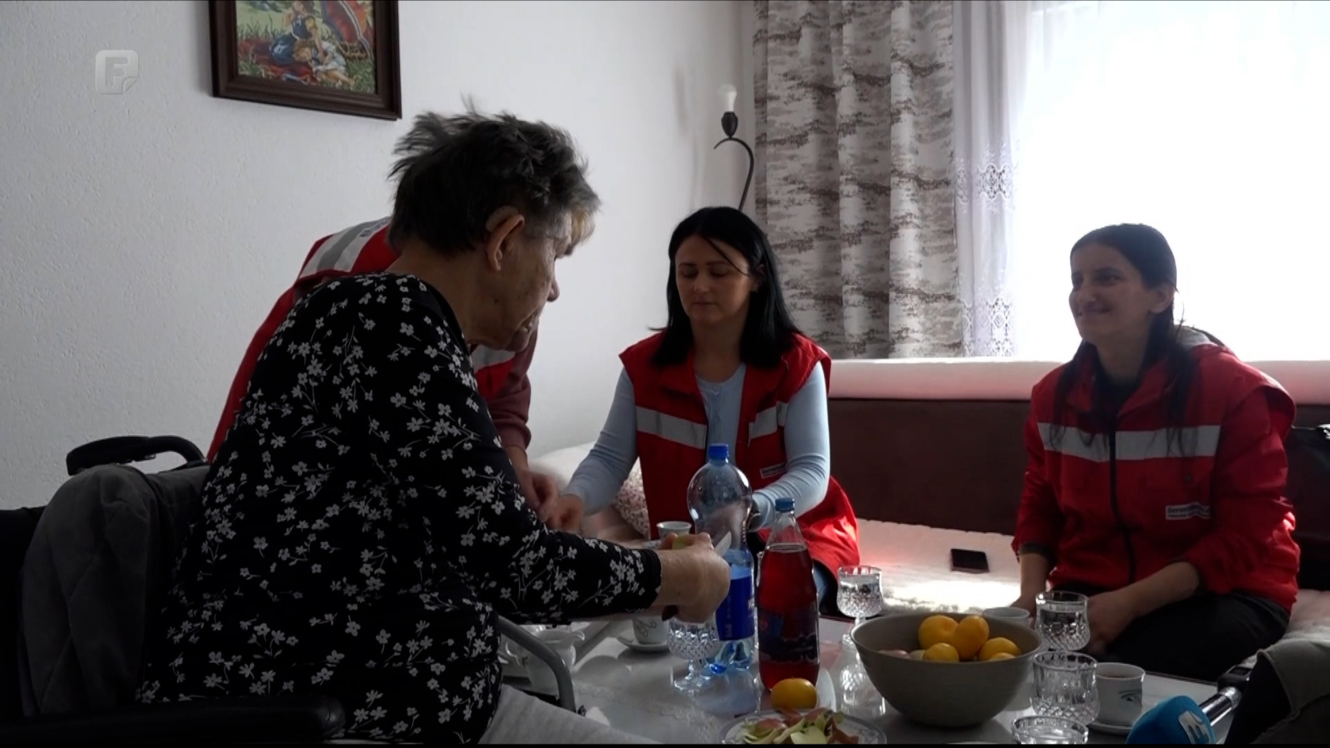 Ekipa FTV-a s bugojanskim gerontodomaćicama: Korisnicima donose i pomoć i radost