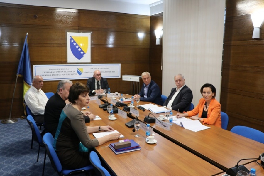 CIK odbio poništiti kandidaturu SNSD-a na prijevremenim izborima