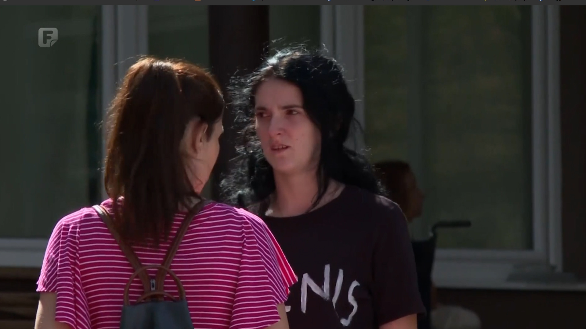 Skroman protest ispred bolnice u Konjicu: Roditelji preminulog dječaka traže pravdu, ali građani izostali