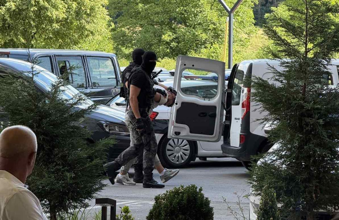 U Tuzli uhapšeni A.Dž. i L.K. zbog droge, oružja i novca