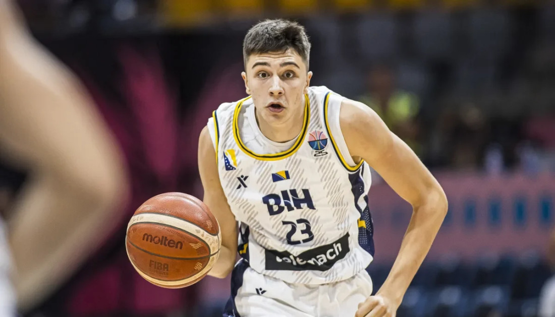 Tarik Hrelja briljirao na debiju - Najmlađi Zmaj oduševio na Eurobasketu