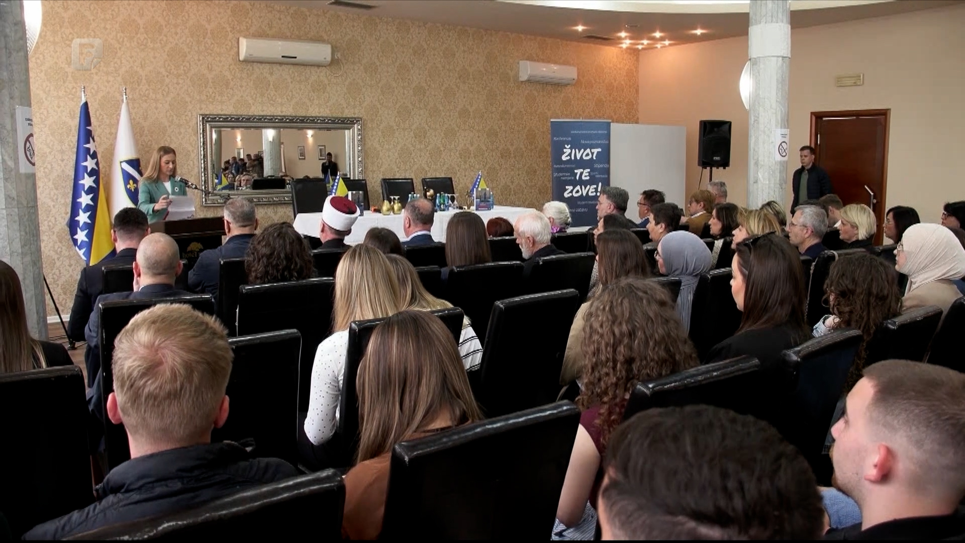 U Bihaću održana konferencija o genocidu nad Bošnjacima u Srebrenici