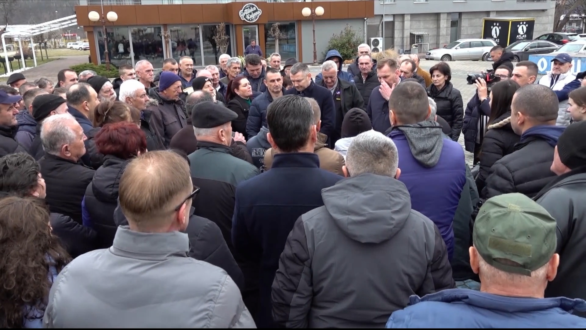 Agonija mještana Starog Ugljevika se nastavlja: Sastanak RiTE Ugljevik i mirni protest na trgu