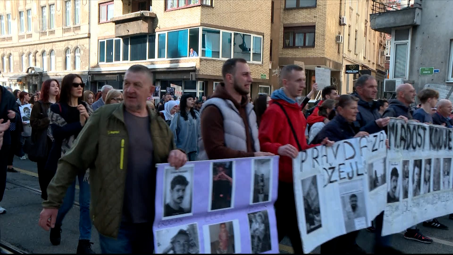 Današnji protesti u Sarajevu završeni, poručeno da nema odustajanja dok pravda ne bude zadovoljena