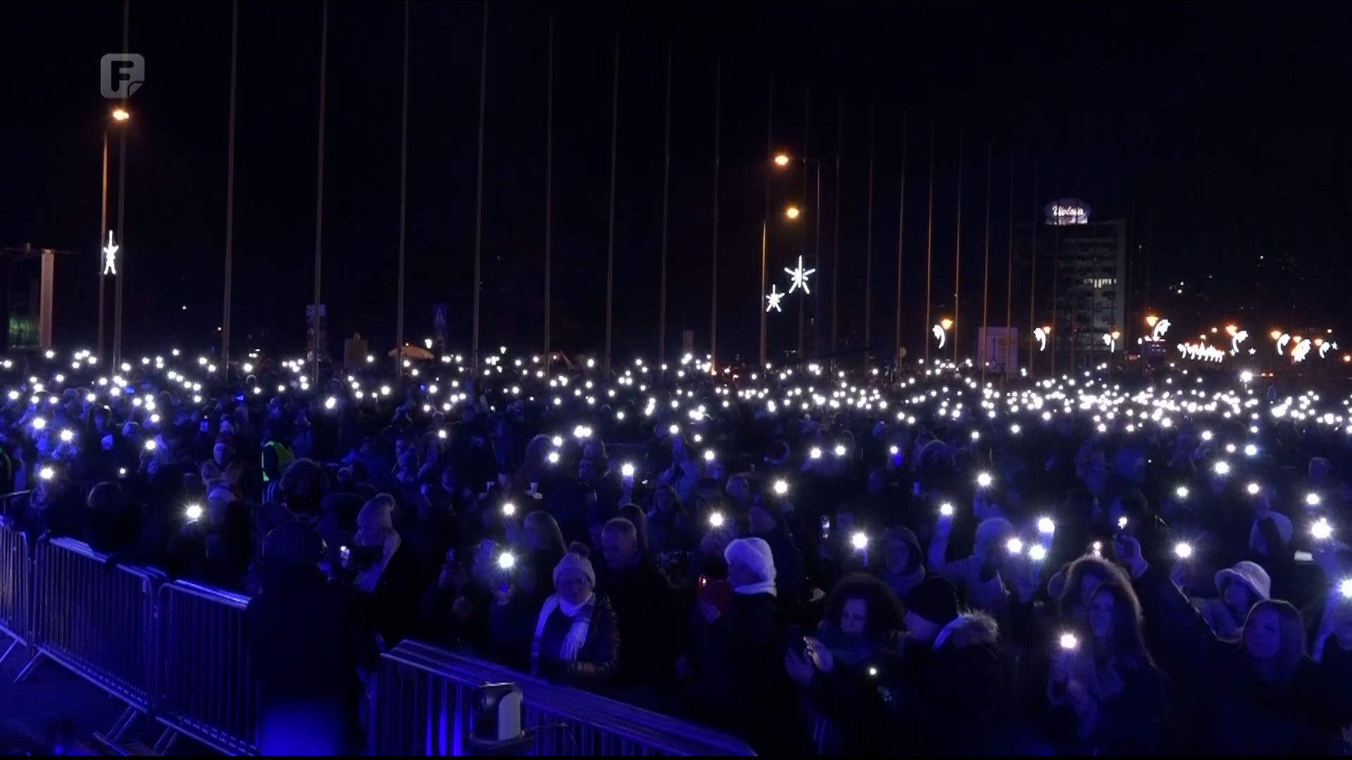 Zeničani uz veliki vatromet i pjesmu Enesa Begovića zakoračili u 2026. godinu