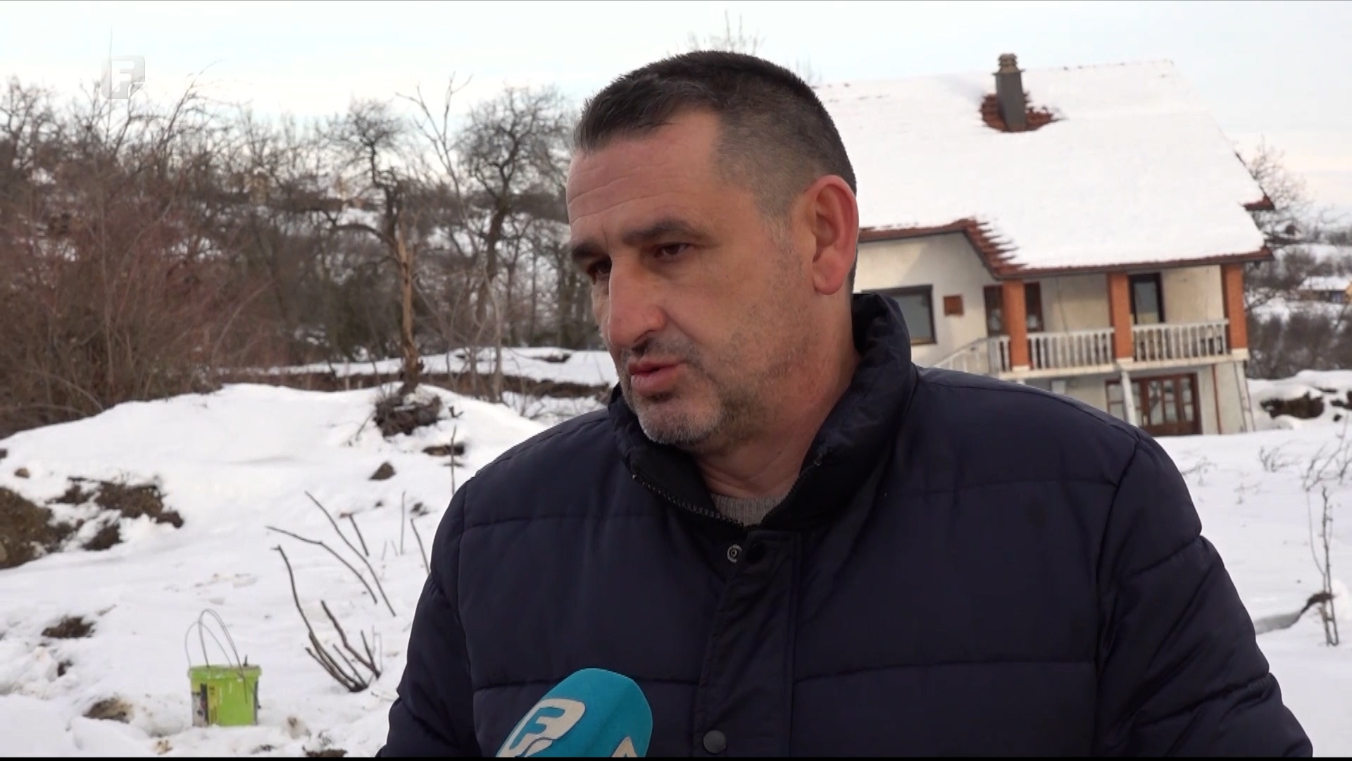 Protest mještana Starog Ugljevika: Ima li ovo igdje? Presjekli su nam put, struju, vodu