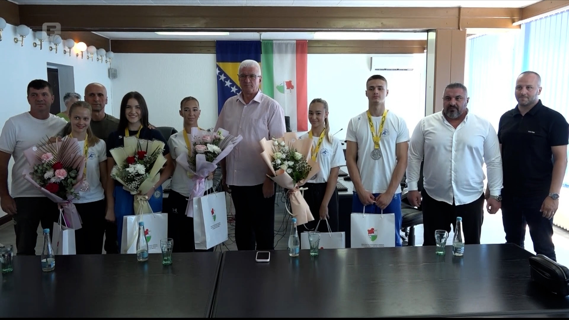 Mladi karatisti donijeli medalje iz Poreča, u Travniku im priređen svečani prijem