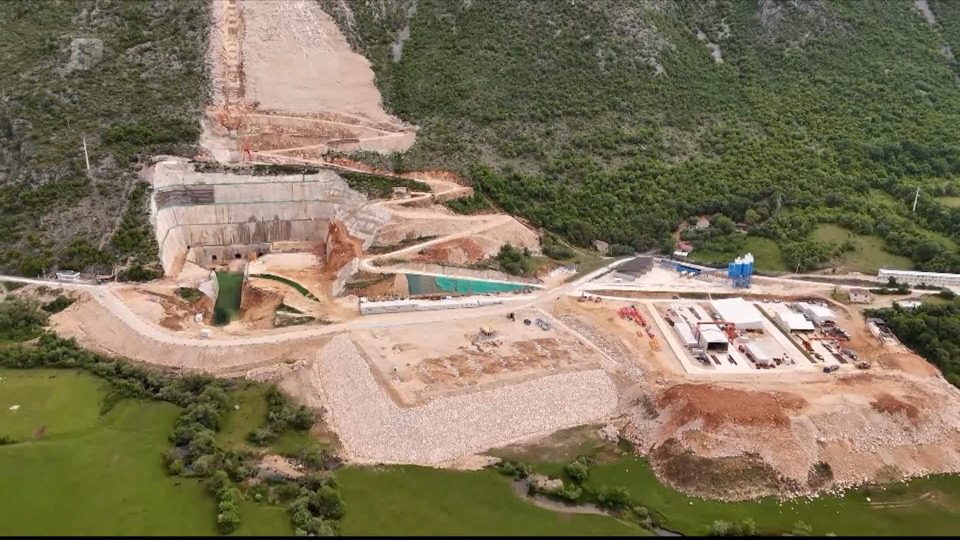 Obustavljeni radovi na Hidroelektrani Dabar, rok puštanja u rad pod znakom pitanja