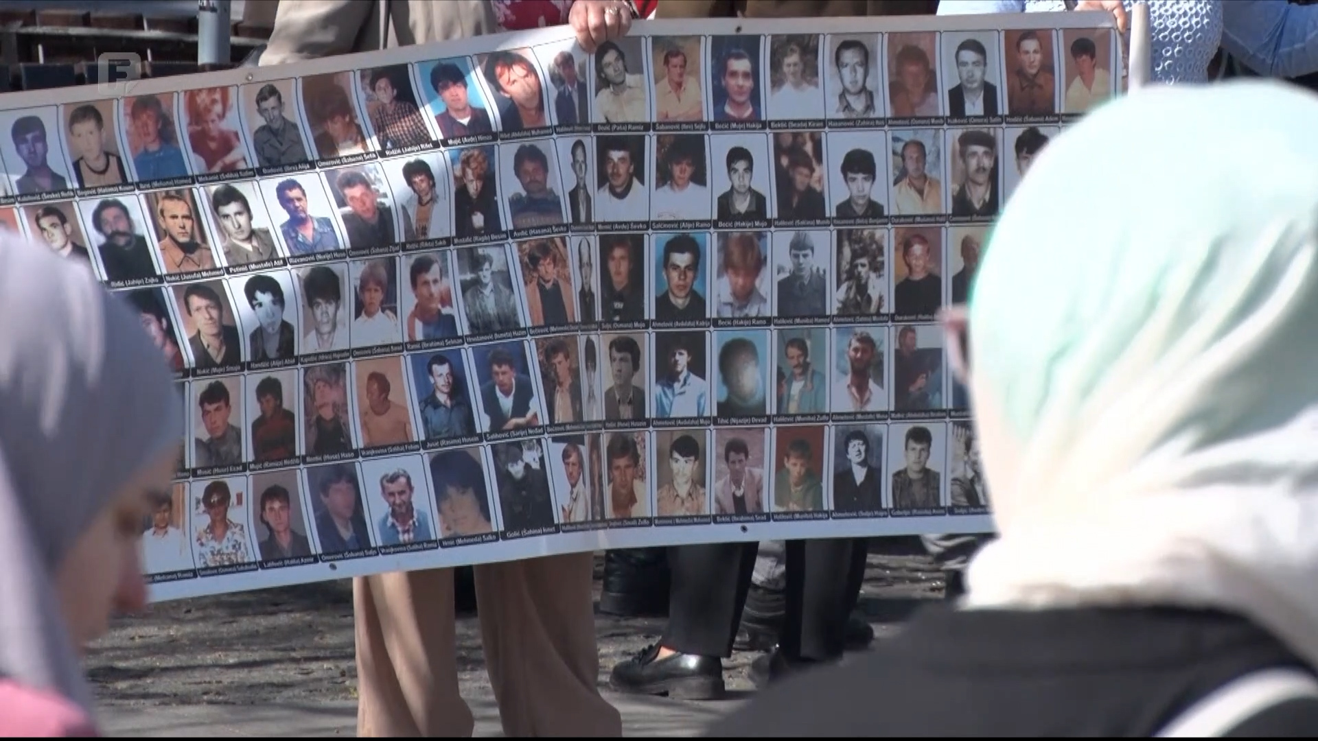 Majke Srebrenice na Trgu slobode u Tuzli: Još tražimo naše najmilije, nećemo odustati