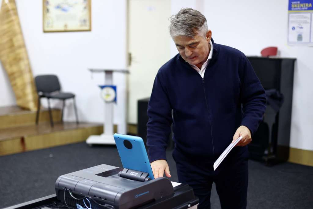 Željko Komšić obavio građansku dužnost