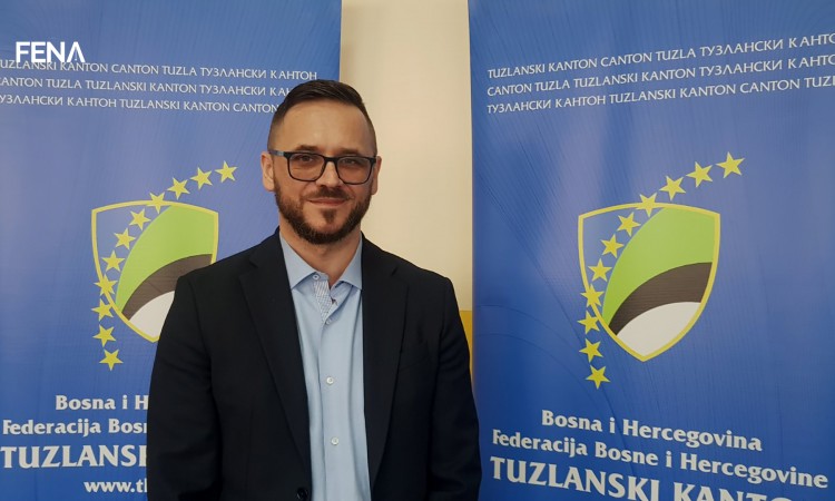 Ministar Jurić obrazložio odluku o vraćanju učenika u školske klupe