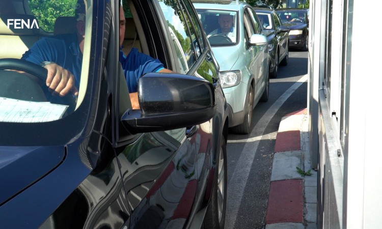 Nakon novih mjera za strance povećan promet na graničnim prijelazima BiH