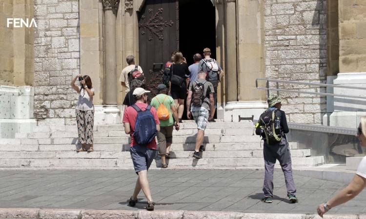 Ulice Sarajeva prepune građana i turista