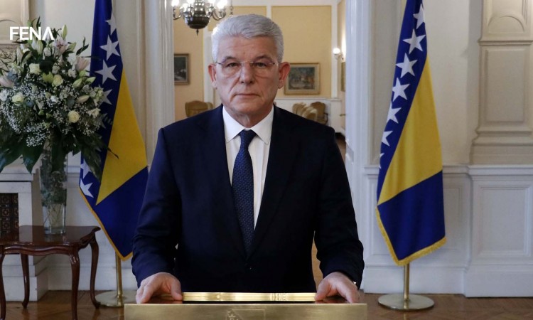 Džaferović: Odao sam počast žrtvama u Vukovaru, nisam tražio susret s Milanovićem