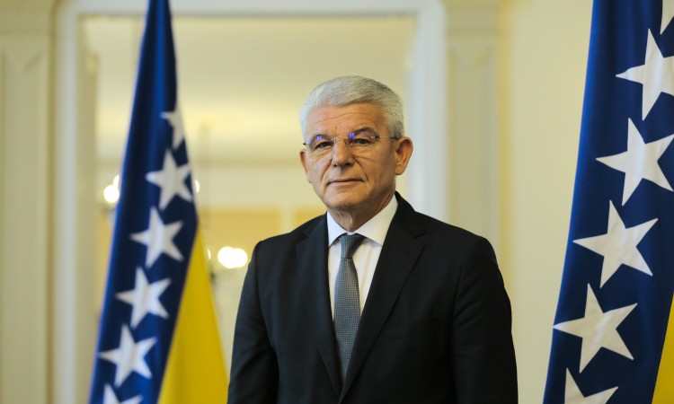 Džaferović: NATO prisustvo dio Dejtona, o broju trupa ne odlučuje Dodik