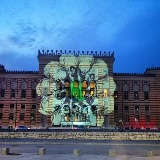 Vijećnica osvijetljena Cvijetom Srebrenice