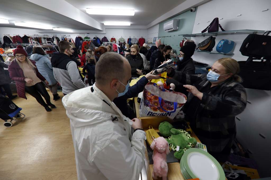 Udruženje Pomozi.ba otvorilo humanitarni bazar za najugroženije građane BiH