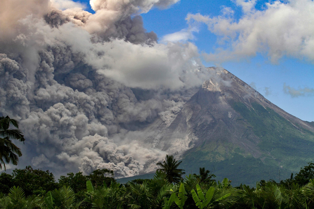 Eruptirao vulkan Merapi u Indoneziji