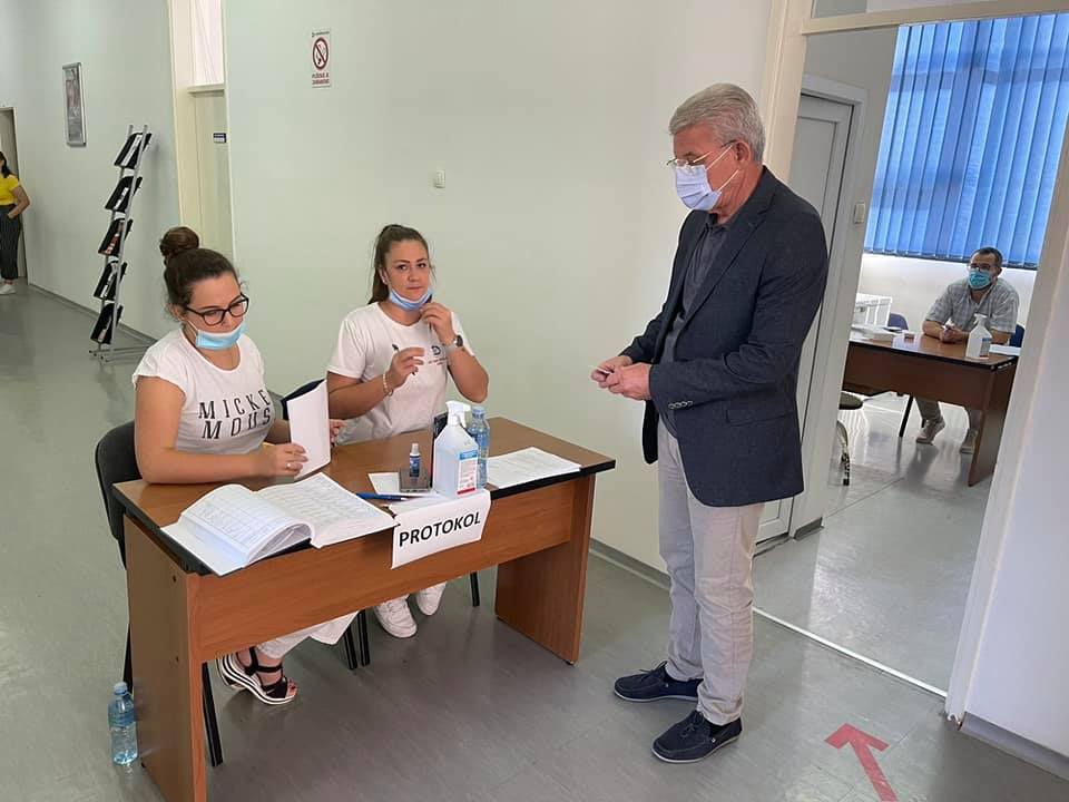 Šefik Džaferović se revakcinisao protiv koronavirusa