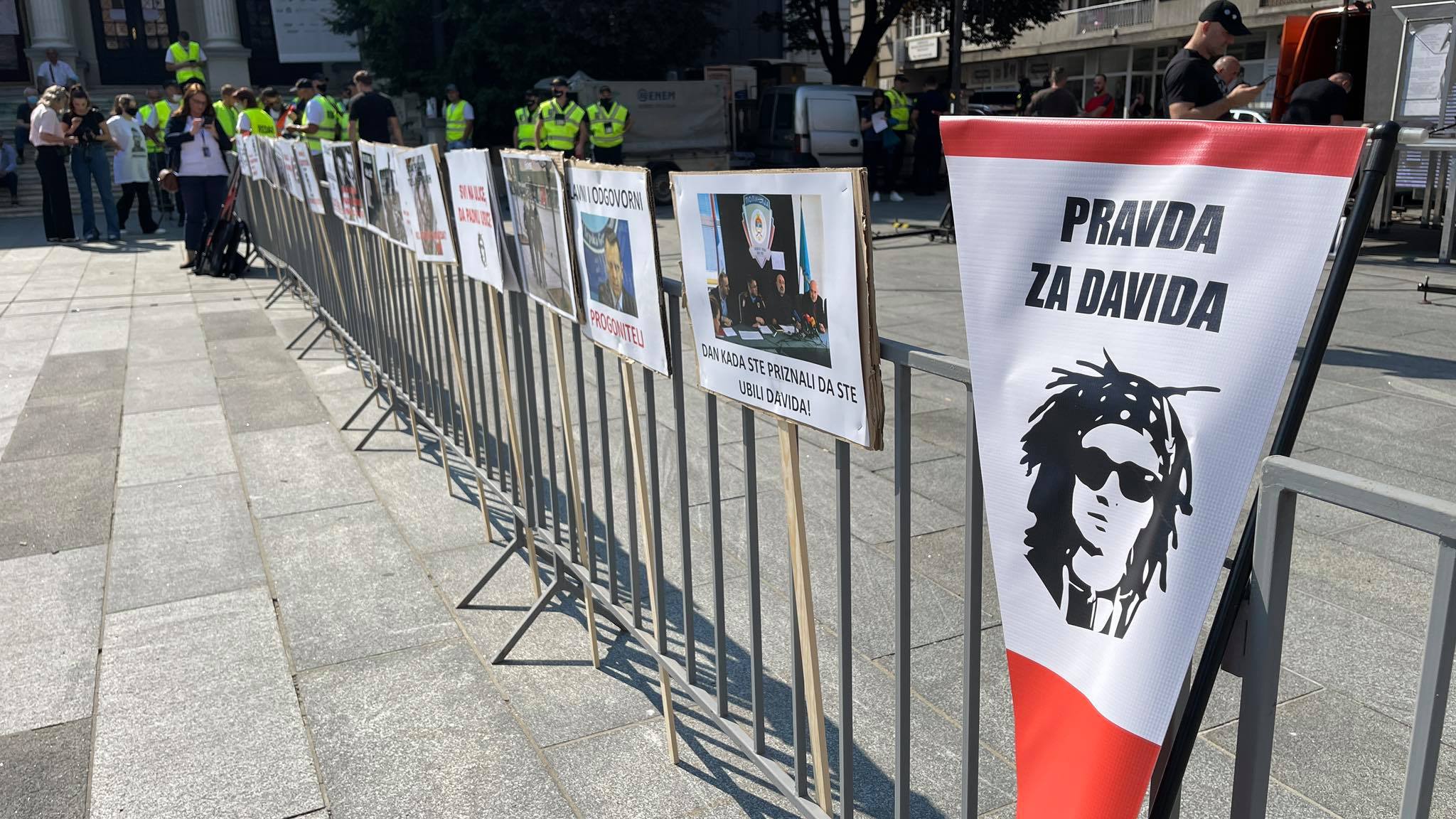 Građani se okupljaju na protestu za Dženanovu i Davidovu pravdu