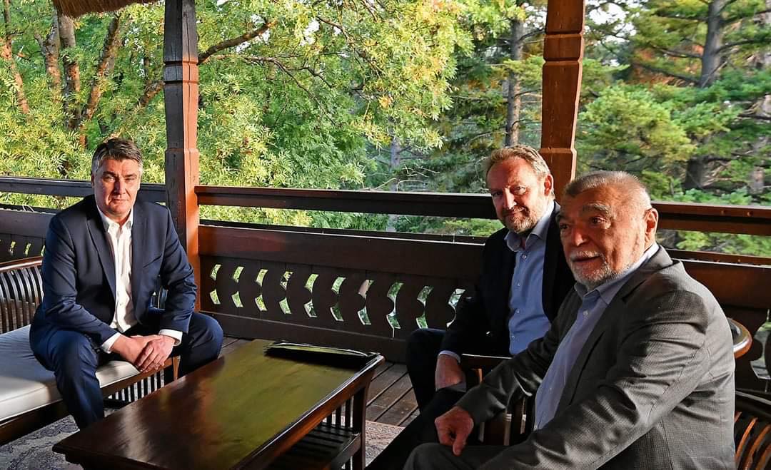 Izetbegović u Zagrebu s Milanovićem i Mesićem