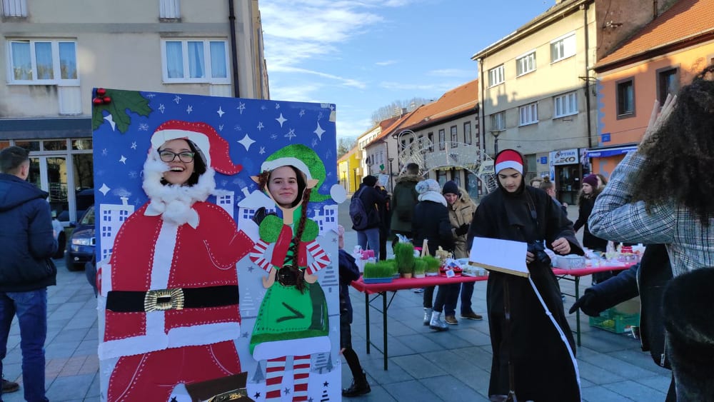 Na gradskom trgu u Livnu upriličena tradicionalna „čajanka“