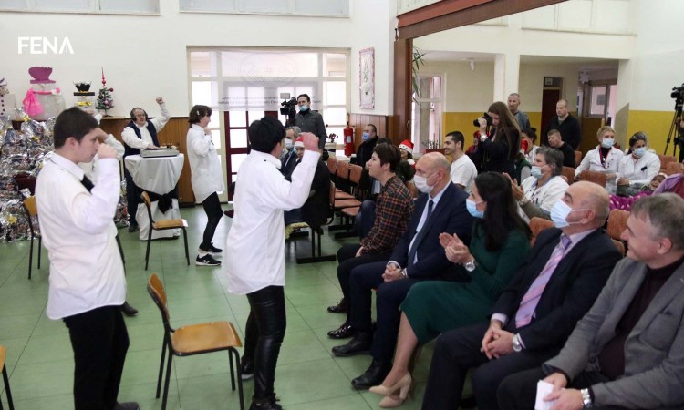 Drljača obradovao štićenike Zavoda Pazarić novogodišnjim paketićima
