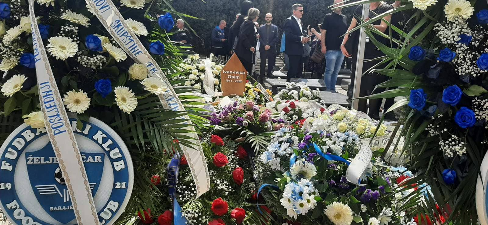 U Aleji velikana na sarajevskom groblju Bare sahranjen Ivica Osim