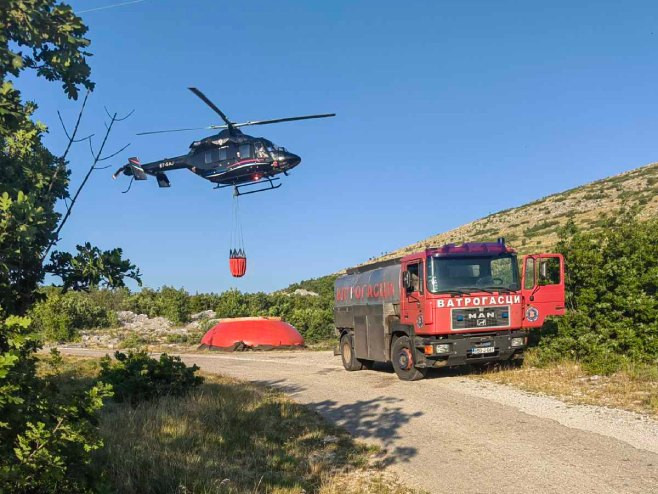 Teška situacija kod Trebinja, vatra na 150 metara od kuća