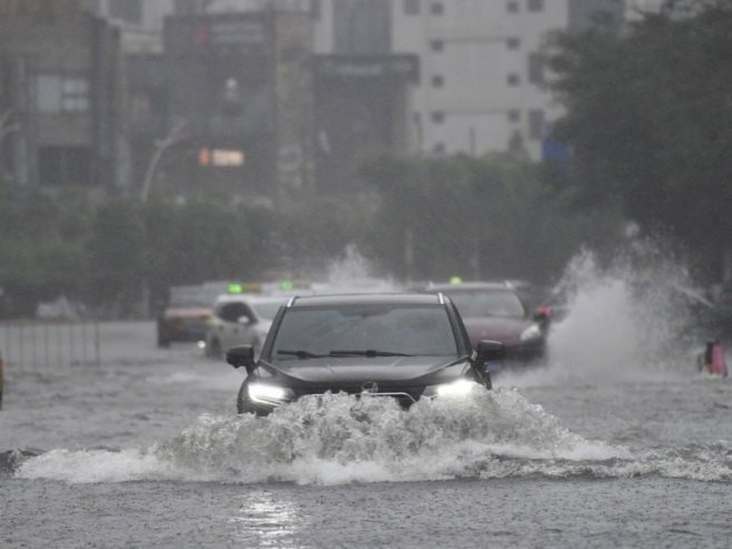 Tajfun pogodio Hong Kong: Povrijeđeno najmanje 26 osoba